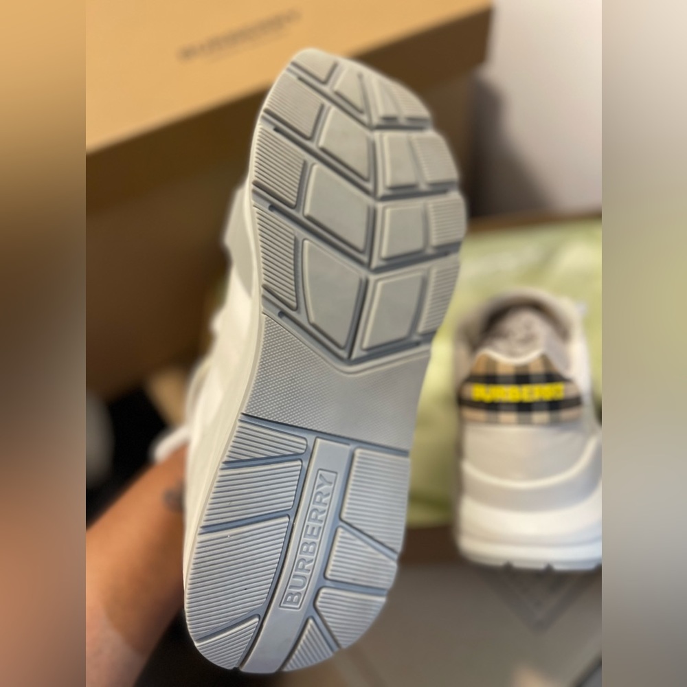 COPY - Burberry Sneakers Size 43 (US 10) Amazing Condition | WORN ONCE 🔥 - Picture 9 of 12